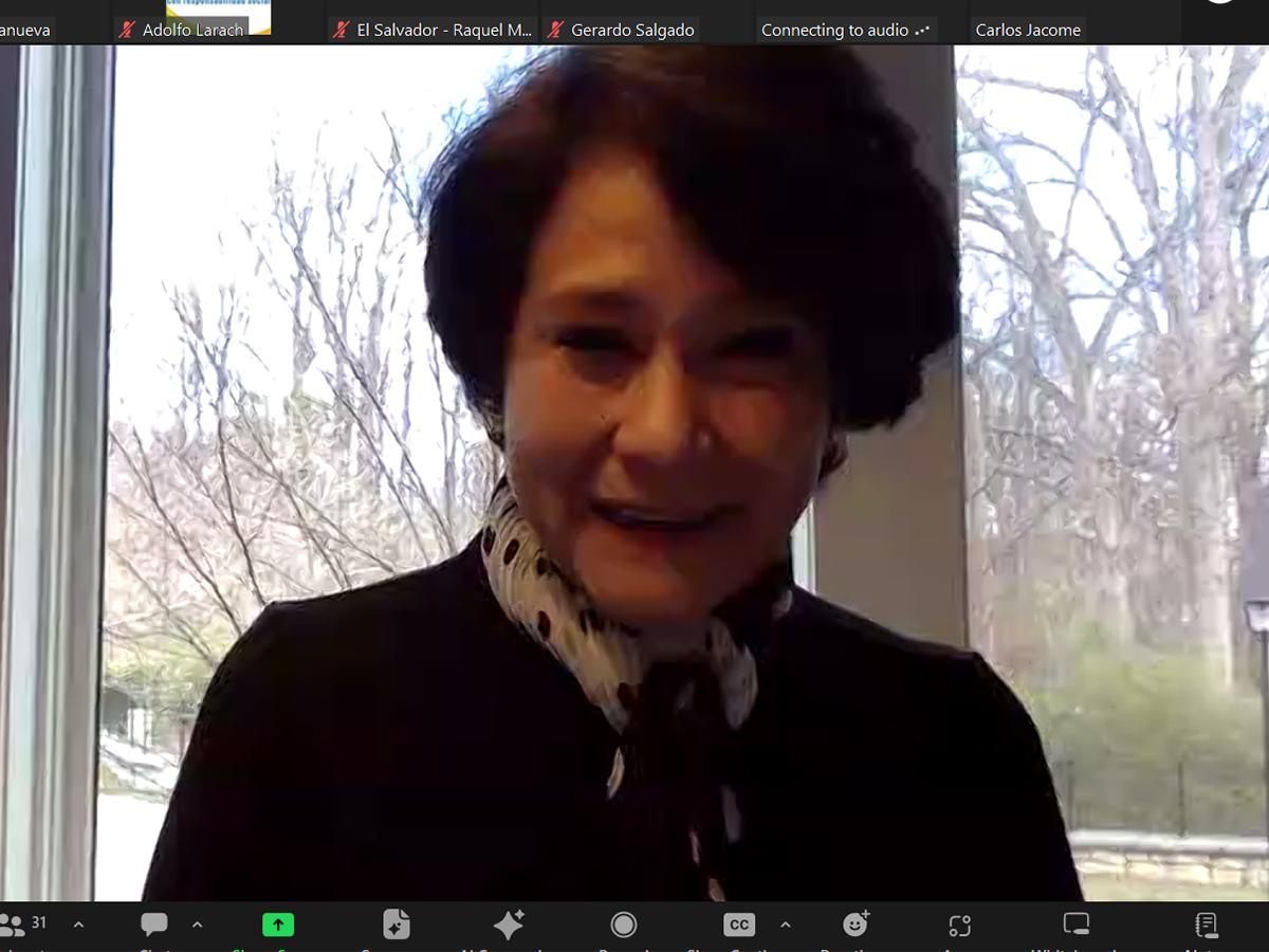 <i>Reina Irene Mejía Chacón, Consultora Senior para HUGE, aportando su experiencia en el encuentro “Energía: Clave para el Nearshoring”. </i>