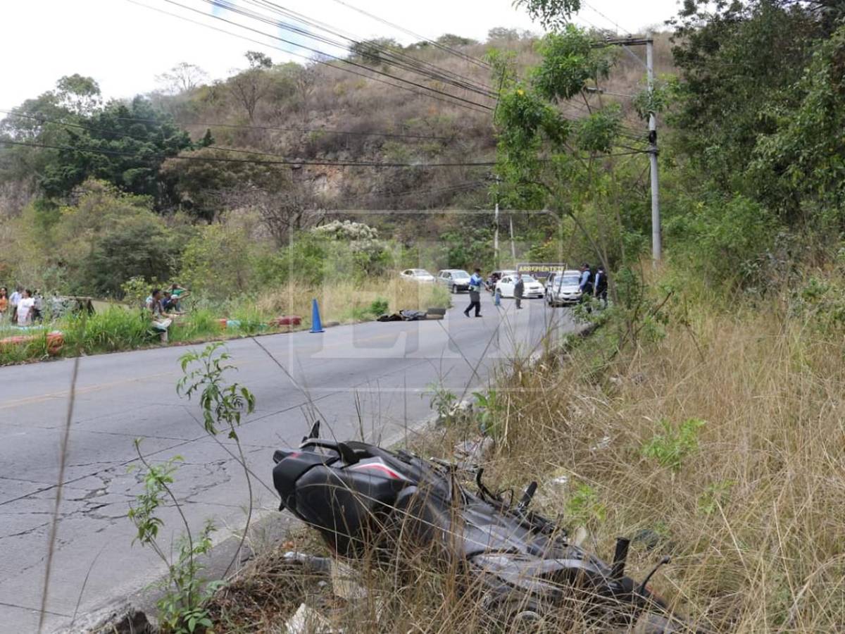 El cuerpo quedó a 20 metros de la moto: la escena tras accidente en cuesta El Chile