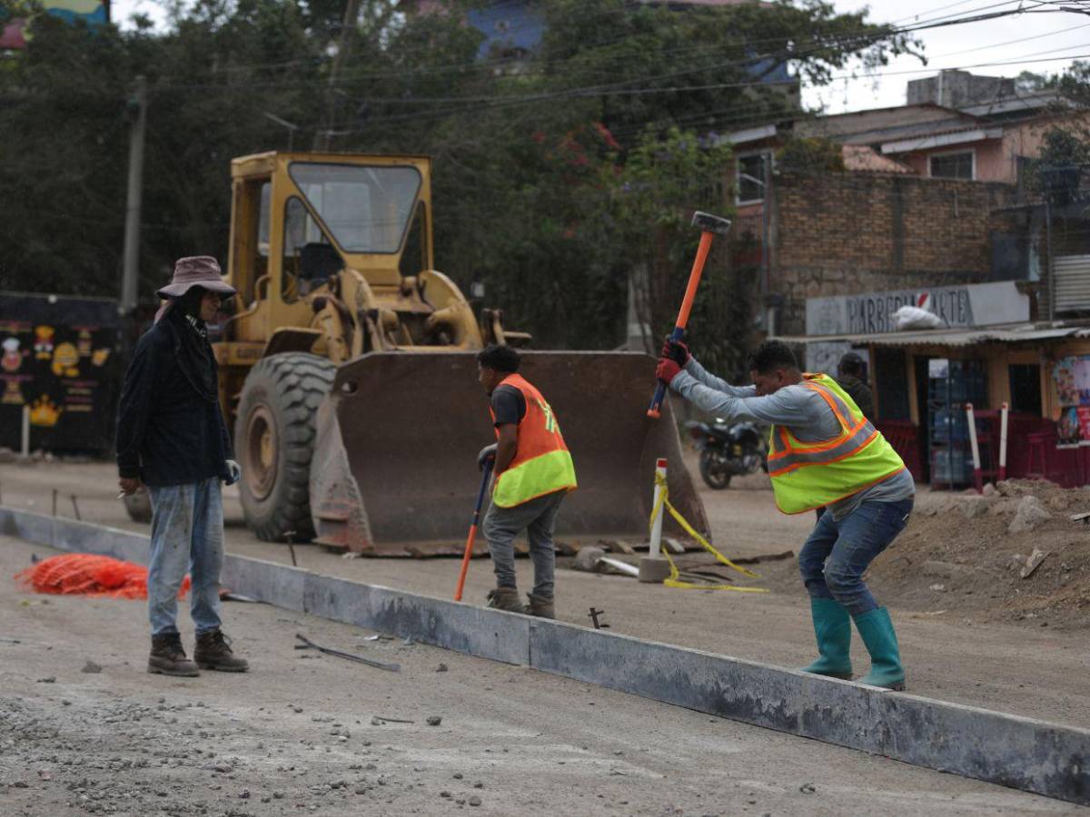Un carril habilitado y fundición, así avanzan trabajos en salida a Danlí