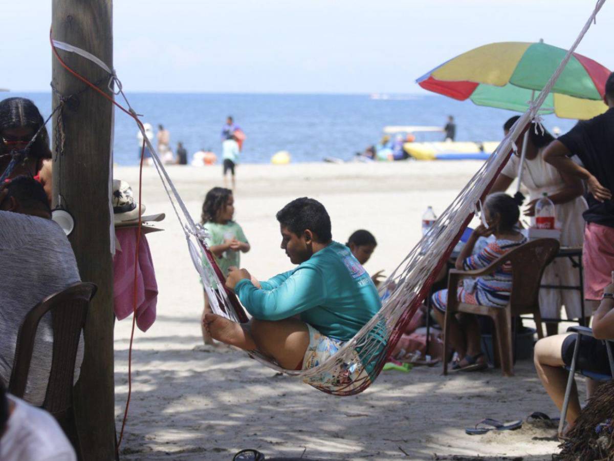Vacacionistas retornan a sus hogares tras concluir el Feriado Morazánico