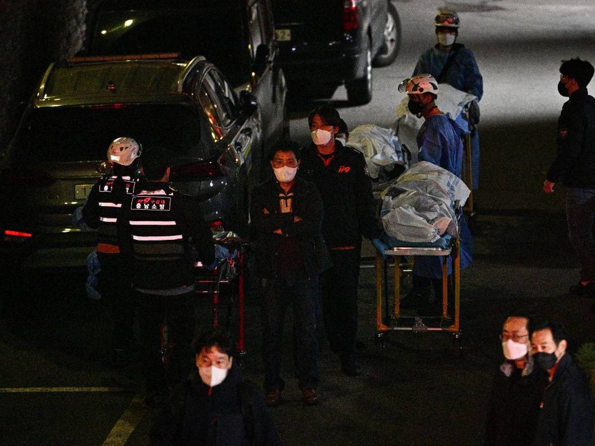 “Las personas caían apiladas, algunos perdían el conocimiento y otras parecían muertas”, revela testigo de estampida en Seúl