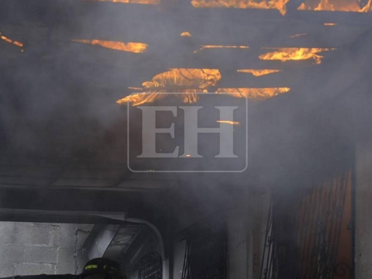 Sin pensarlo dos veces, menor se sumó a bomberos para intentar salvar la casa de su abuelo