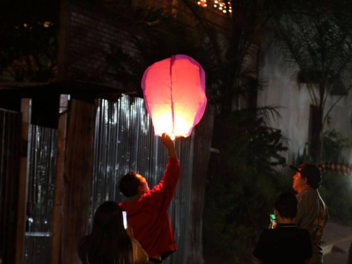 ¡Bienvenido 2026! Capitalinos iluminaron el cielo para celebrar el año nuevo