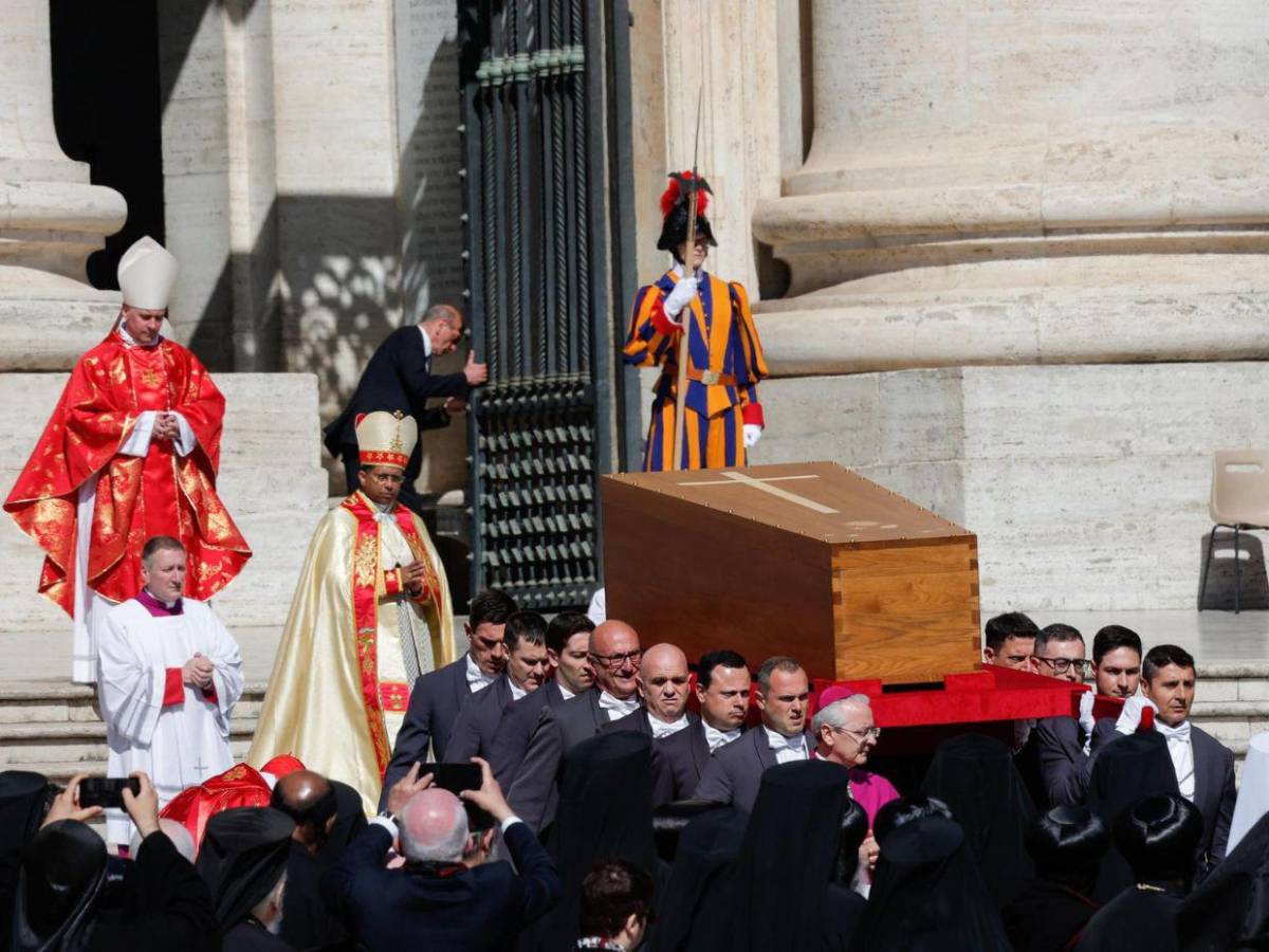 Francisco, el papa de los últimos: así fue su funeral entre poderosos y desfavorecidos​​​​​​