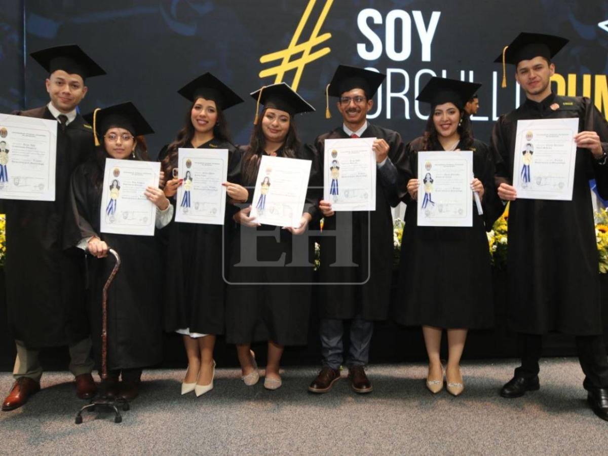 Tras años de esfuerzo, más de mil estudiantes reciben su título en la UNAH