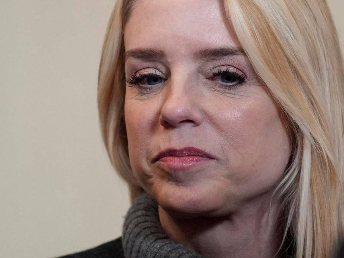 ¿Quién es Pam Bondi, fiscal general de EE UU destituida por Donald Trump?
