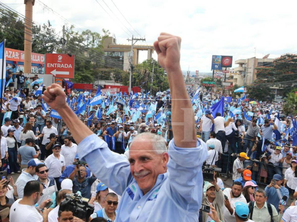 Las mejores 14 fotos de la movilización del Partido Nacional en Tegucigalpa