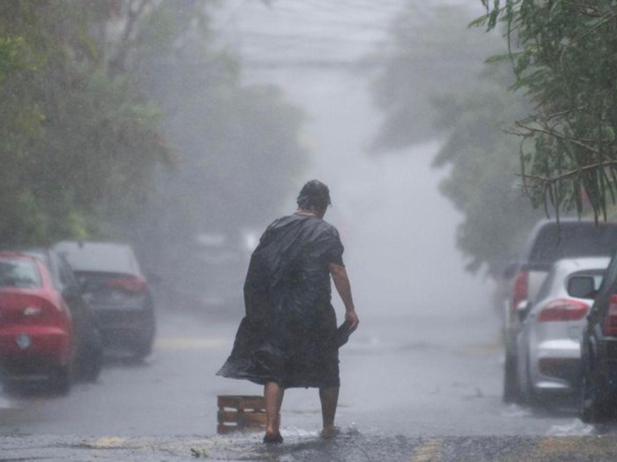 Embajada de EUA en Honduras advierte a sus ciudadanos sobre huracán Beryl