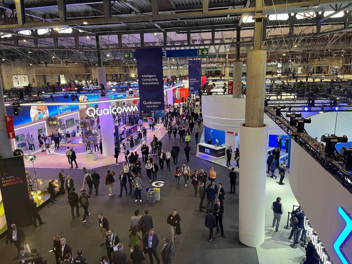 El Mobile World Congress (MWC), desde su inicio en 2006 en Barcelona, se ha consolidado como un epicentro de innovación tecnológica, atrayendo a más de 100,000 personas de 200 países.