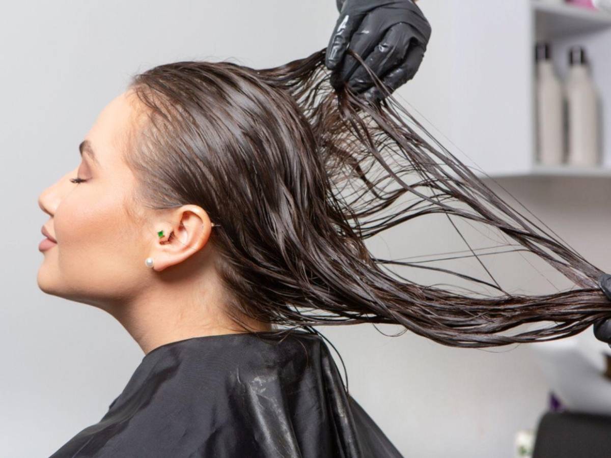 Triple lavado: ¿La moda de TikTok funciona realmente para un pelo abundante? La ciencia responde