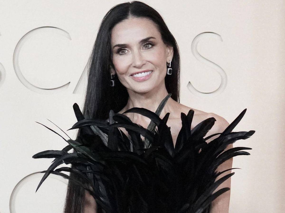 Los looks con plumas que dominaron la alfombra roja de los Oscar 2026