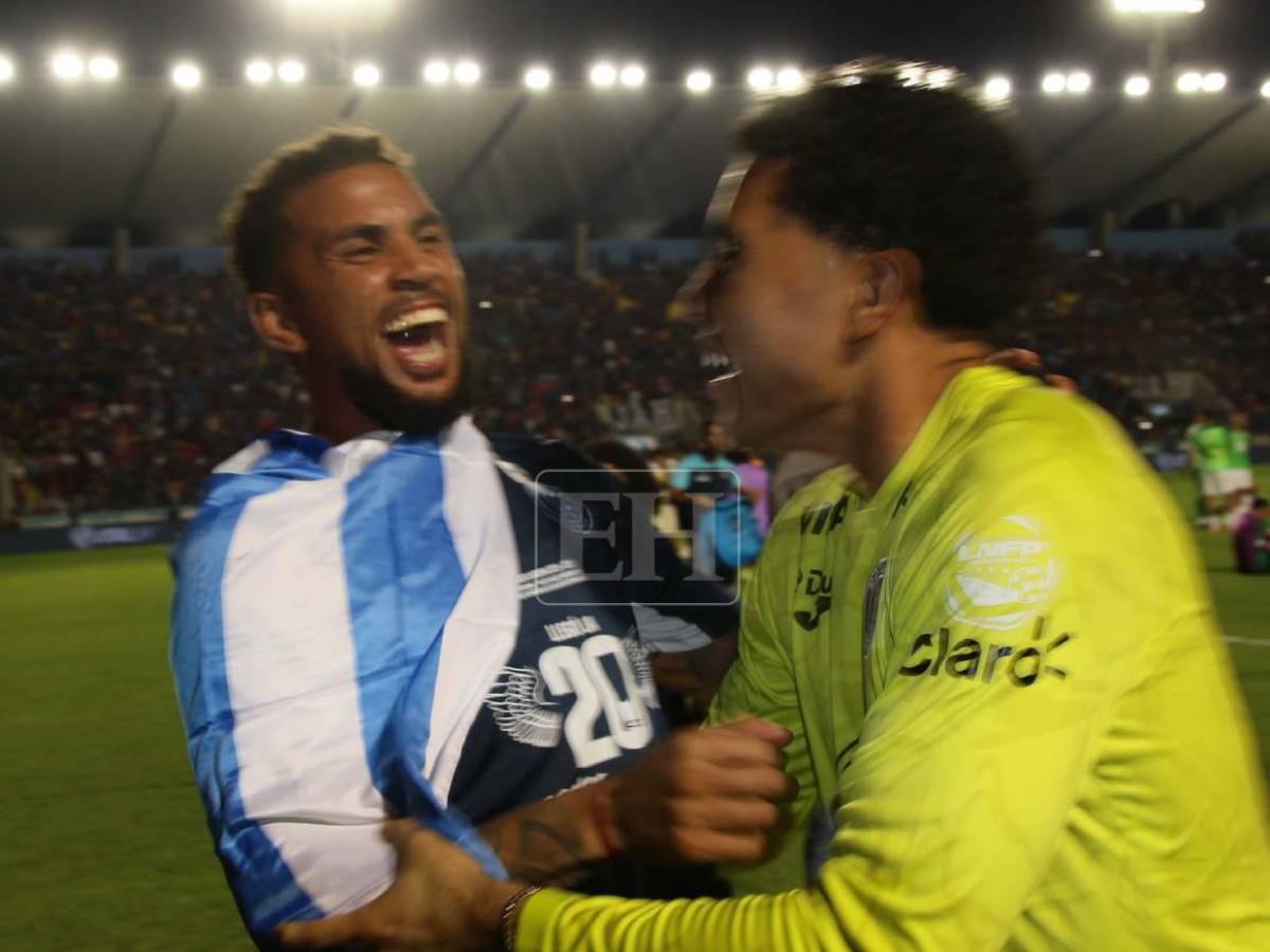 Emilio Izaguirre lloró y el lindo regaló a los jugadores: Motagua celebra la copa número 20