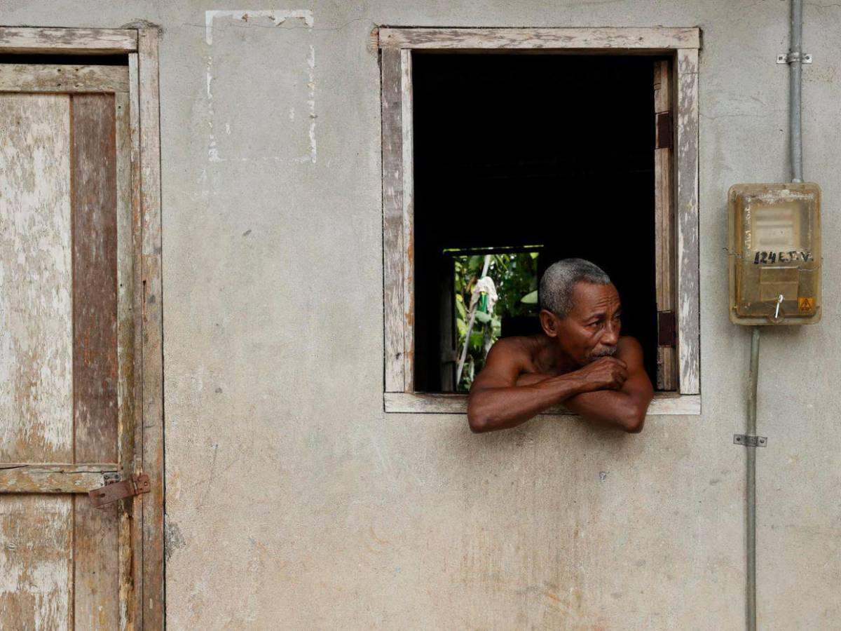 Sin luz ni agua: así vive una comunidad en Colombia seis días después del terremoto