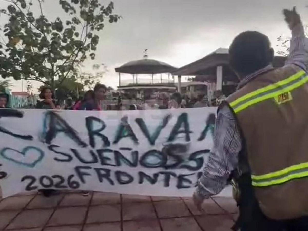 Unos 800 migrantes salen en caravana desde el sur de México hacia la capital