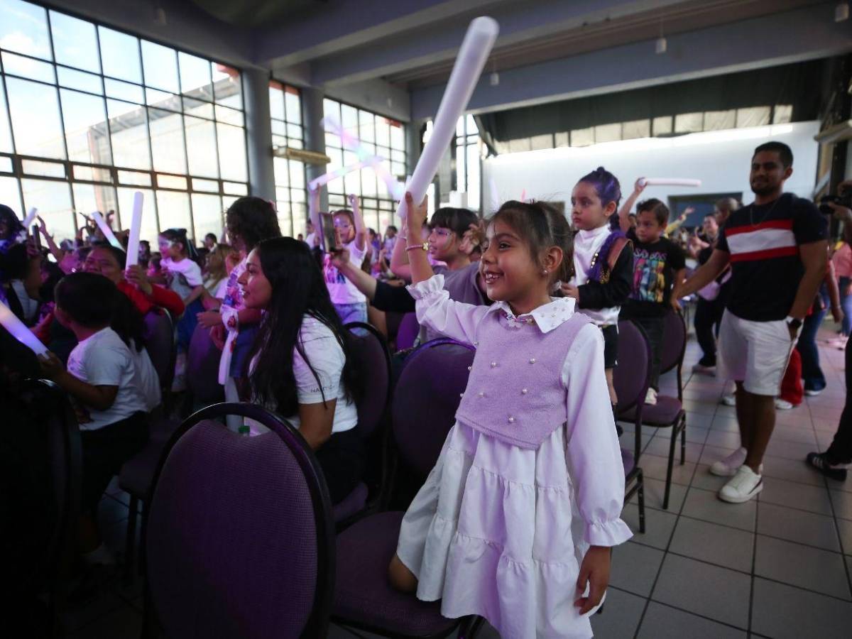 Entre trenzas moradas y moñitos: Así fue el show de las Guerreras K-Pop en Tegucigalpa