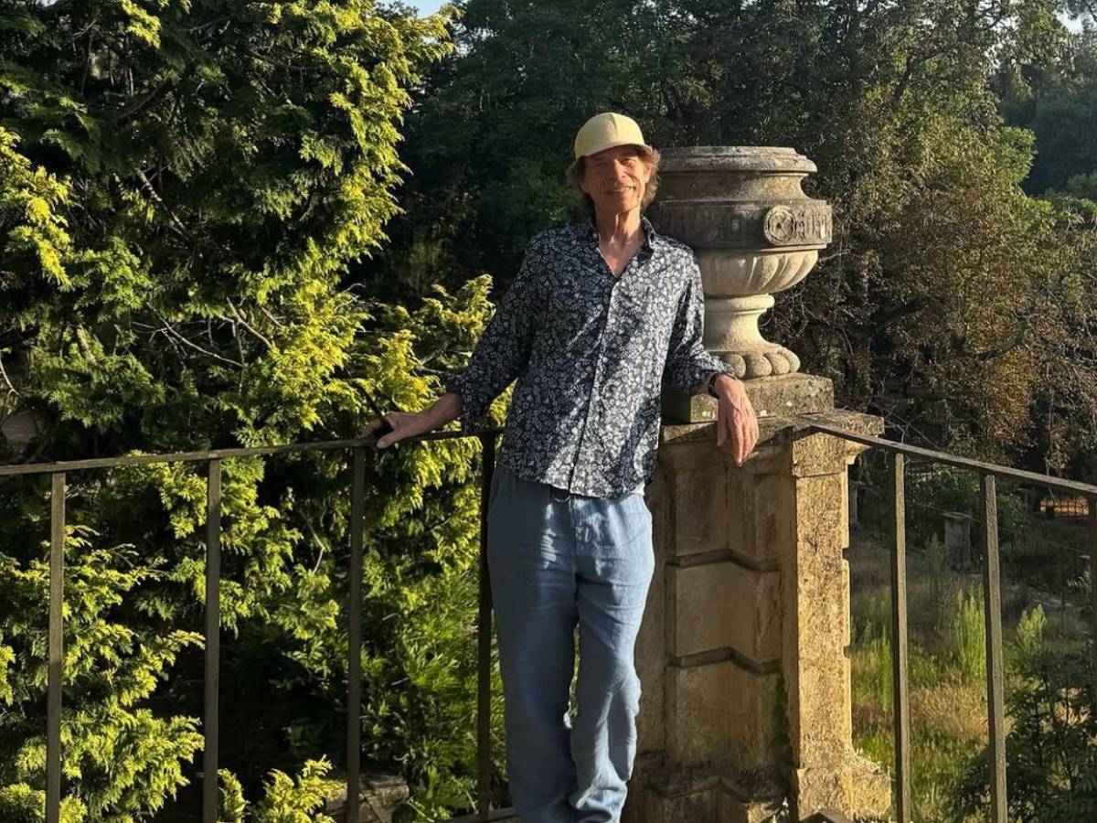 Dos veces al borde de la muerte: lo que la nueva biografía de los Rolling Stones cuenta sobre Mick Jagger