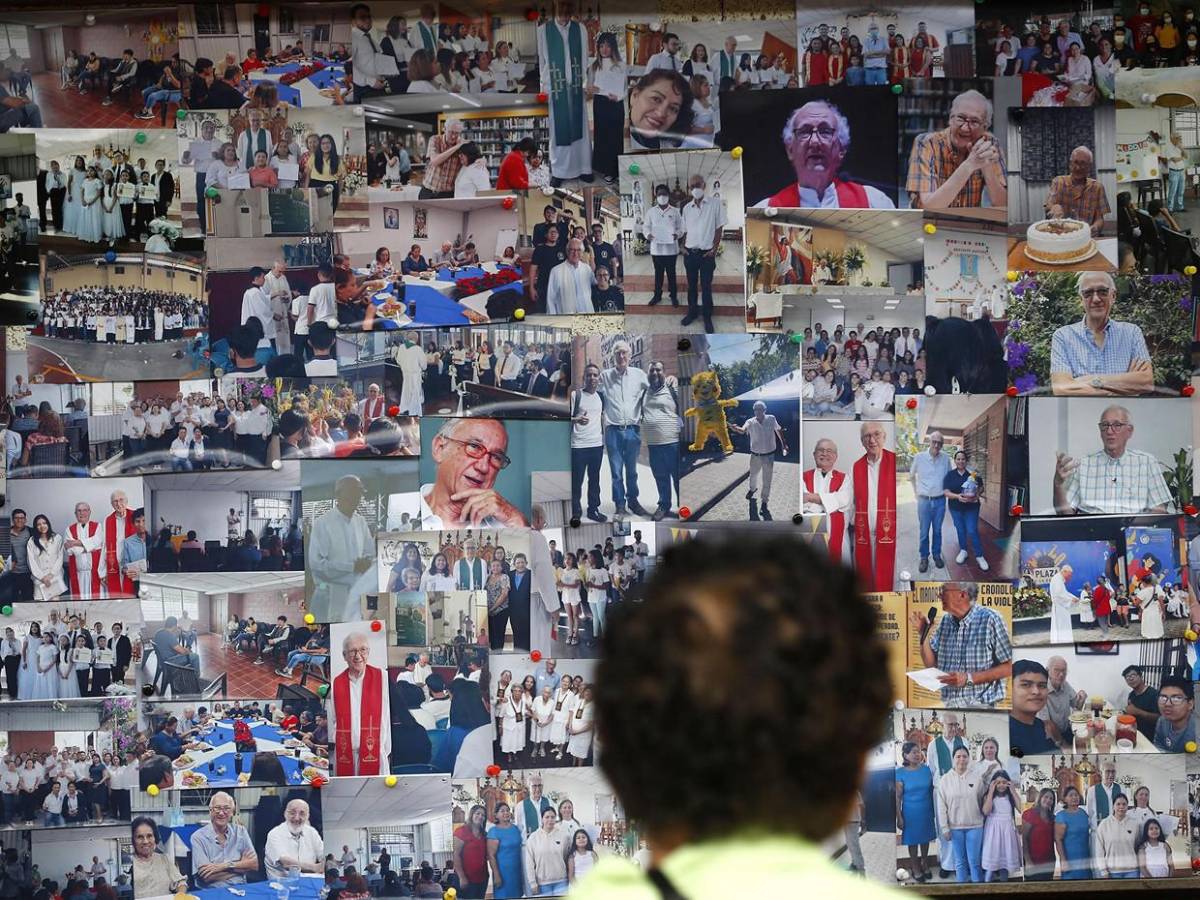 El último adiós al padre José María Chema Tojeira en El Salvador