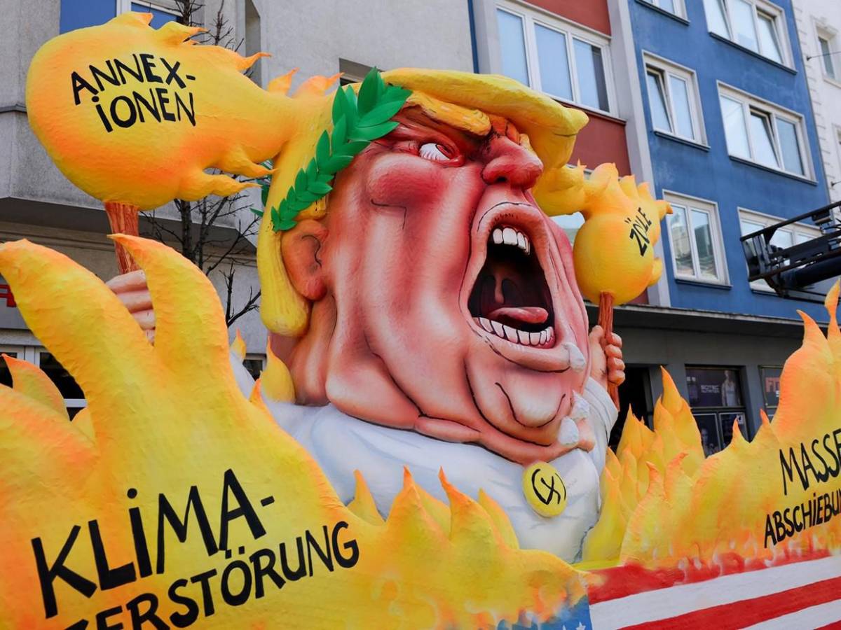 Las polémicas carrozas del ‘Rosenmontag’ o “lunes de las rosas” en Alemania Las polémicas carrozas del ‘Rosenmontag’ o “lunes de las rosas” en Alemania