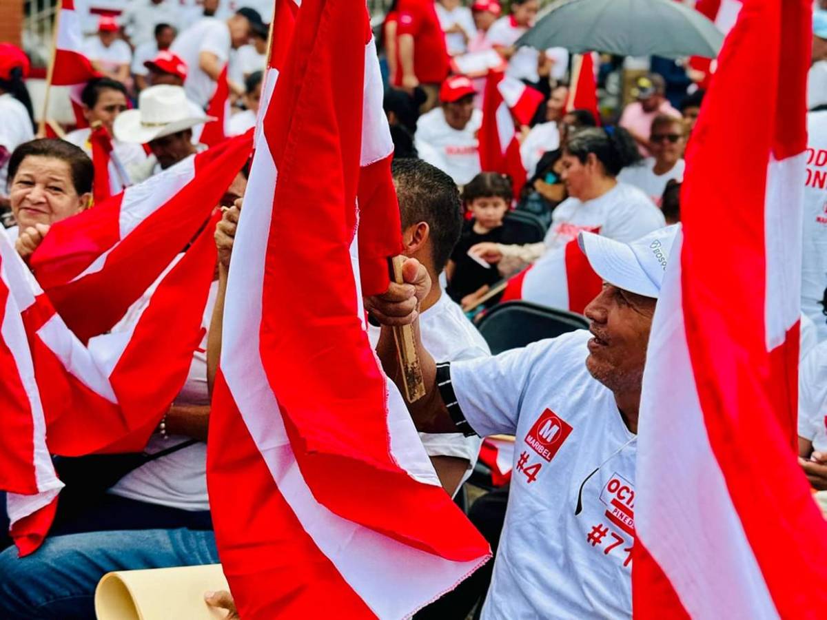 Maribel Espinoza cierra su campaña en la capital: “Soy una mujer de manos limpias”