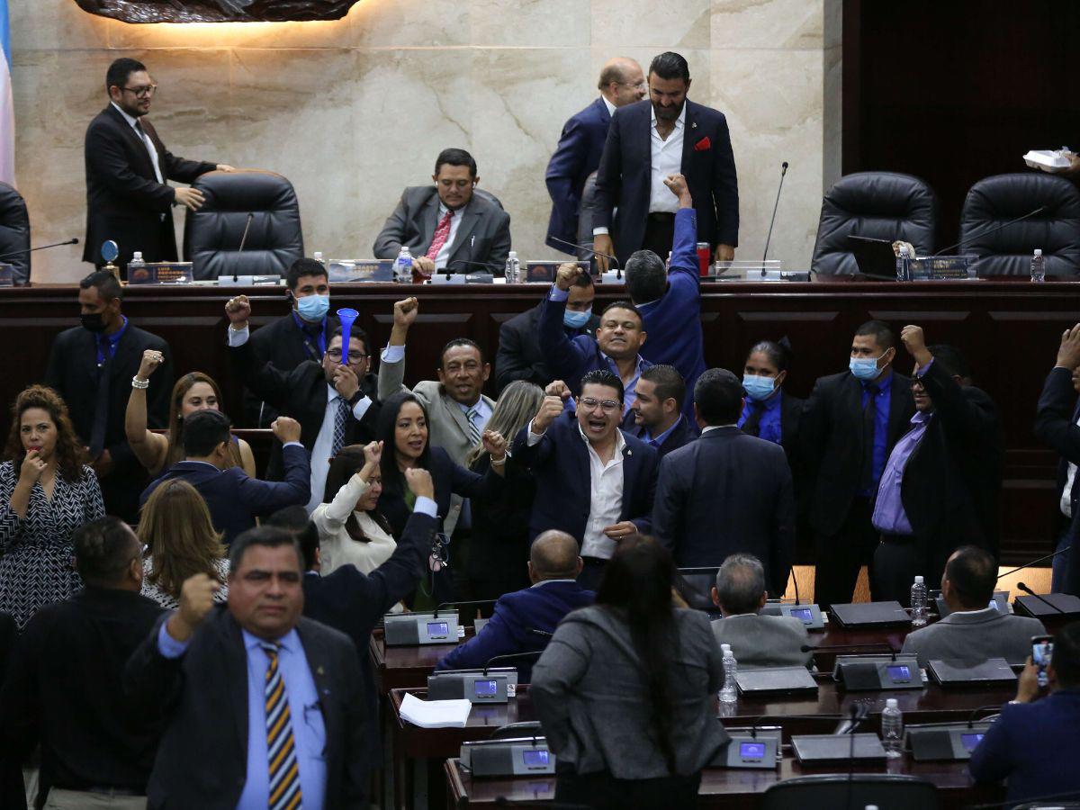 Oposición dispuesta a convocar a sesiones extraordinarias en el Congreso Nacional