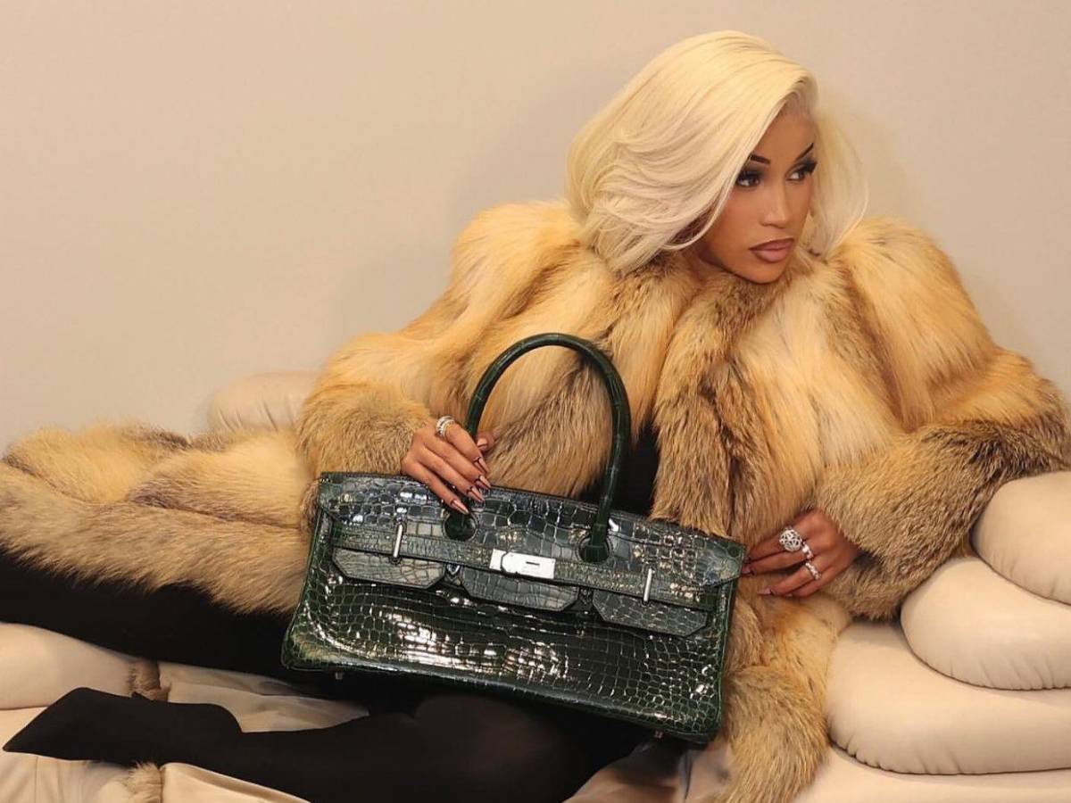 Cardi B confiesa el miedo que frena su próxima visita al quirófano