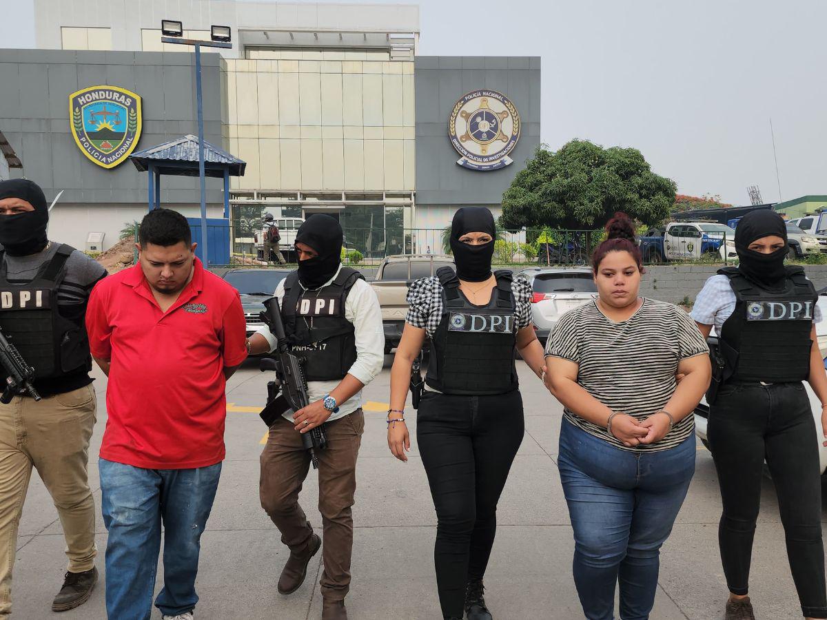 Capturan a pareja que robaba y desmantelaba carros en la capital