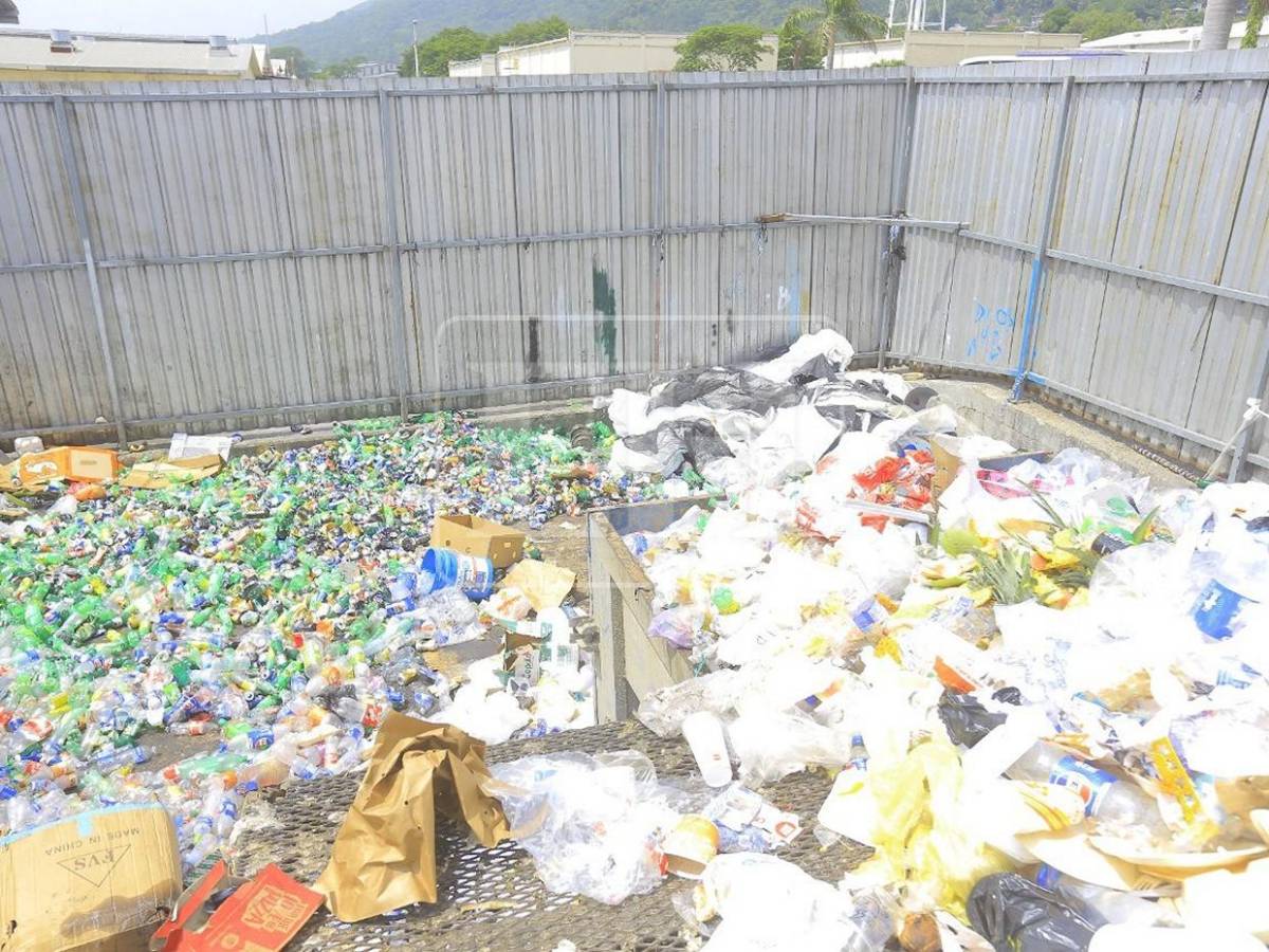 Encuentran droga oculta entre la basura de la Gran Central Metropolitana