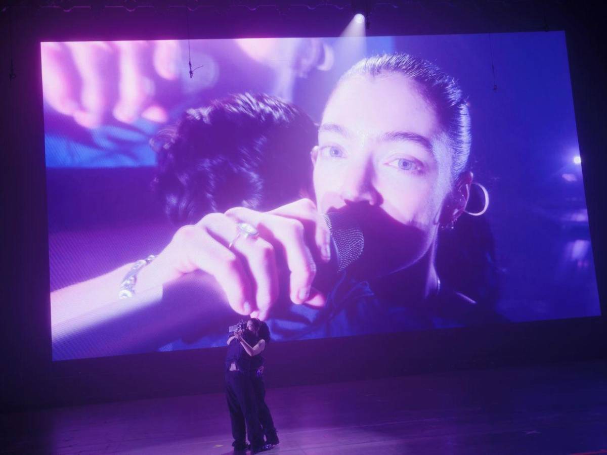 Pánico en Lollapalooza: Lorde para su concierto por varios desmayos entre el público