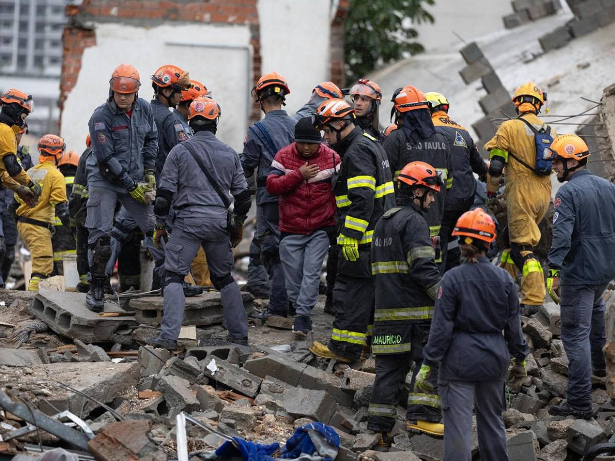 Colapso de edificio en Brasil aplasta vivienda y a sus ocupantes