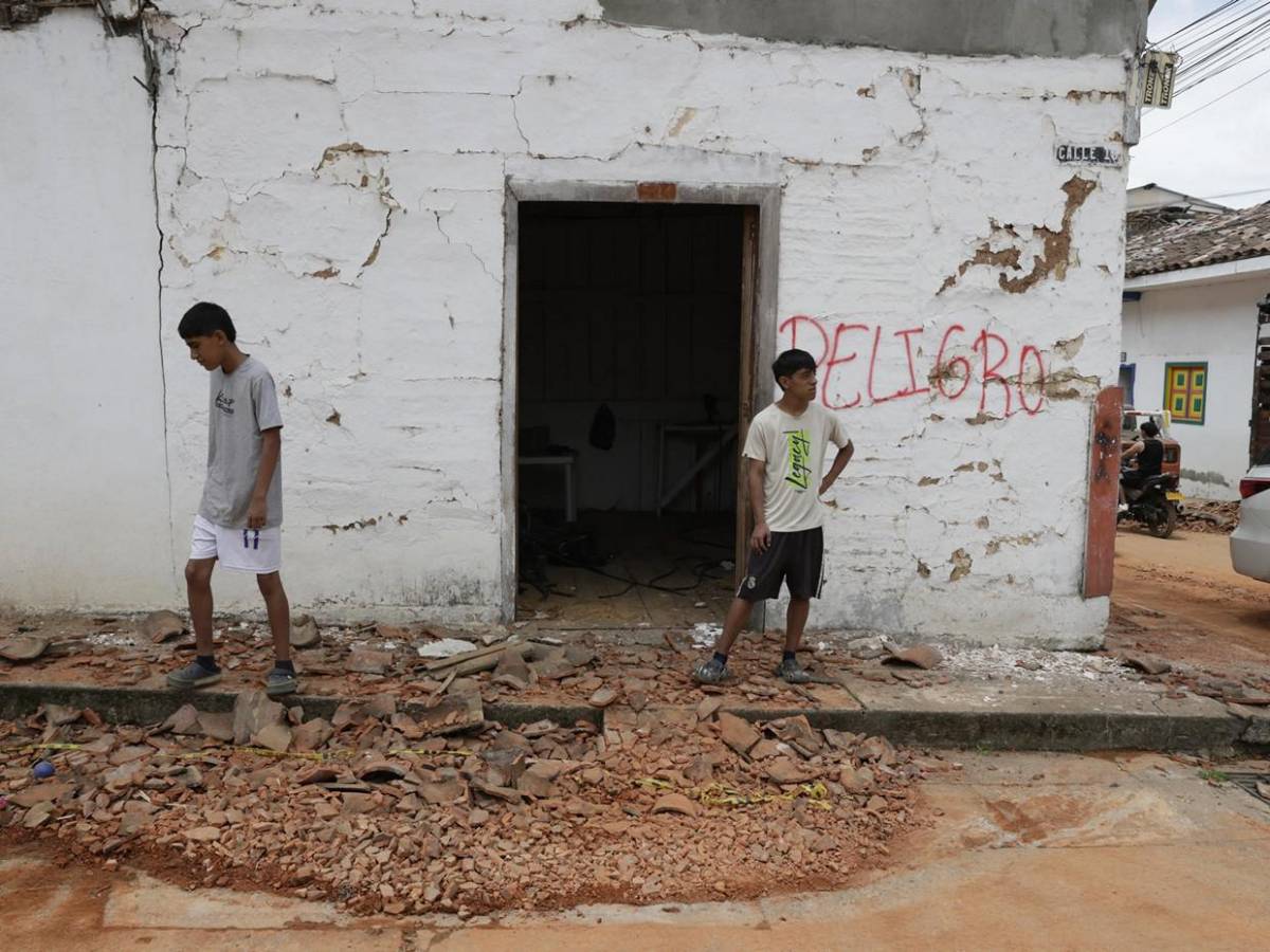 El Cairo, Colombia, pueblo destruido por terremoto se resiste a perder la esperanza