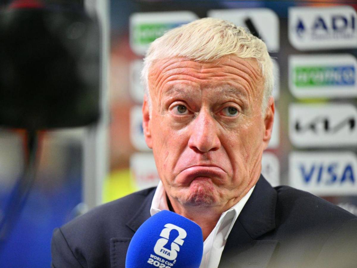 Didier Deschamps atiza contra salvadoreño Iván Barton; árbitro recibe varias críticas por su trabajo