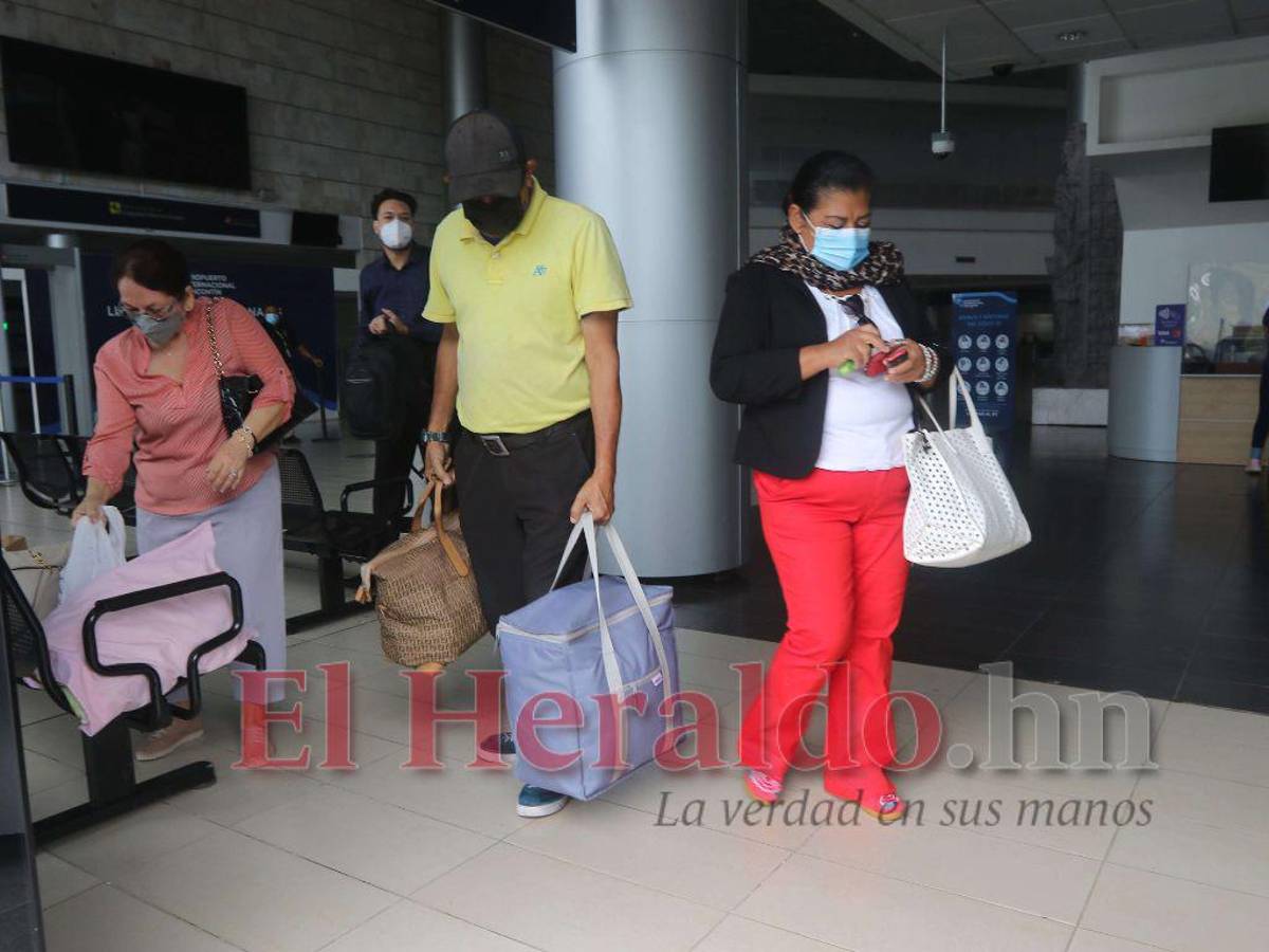 Conservan su trabajo, pero anhelan el retorno de vuelos internacionales en Toncontín