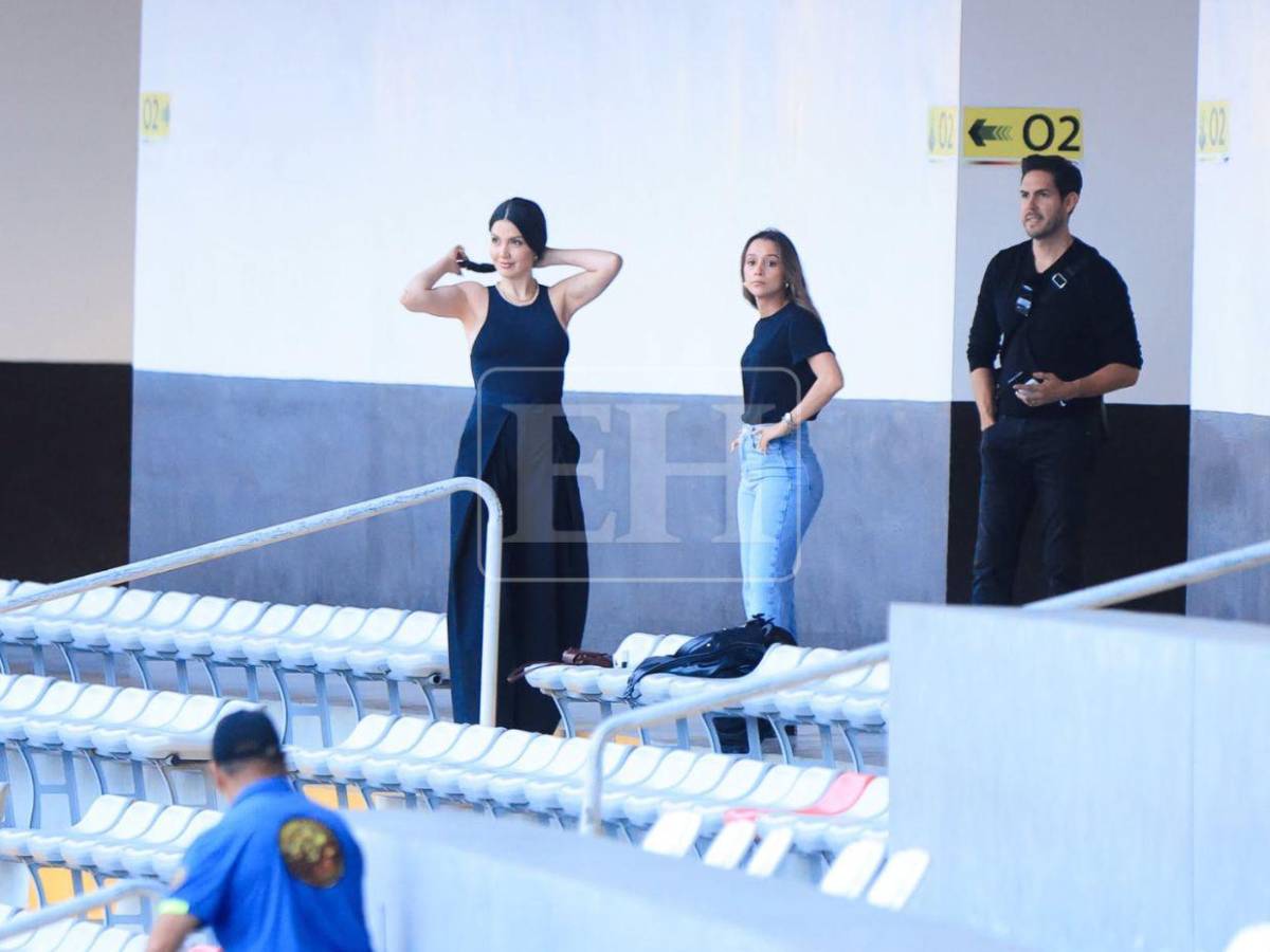 Niño llora al conocer jugador, catrachos montan carnaval y... ¿quién es la bella periodista?