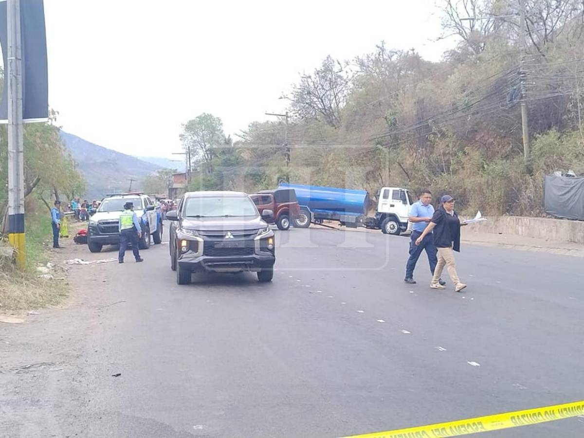 Tráfico pesado en salida al sur tras accidente donde murió motociclista