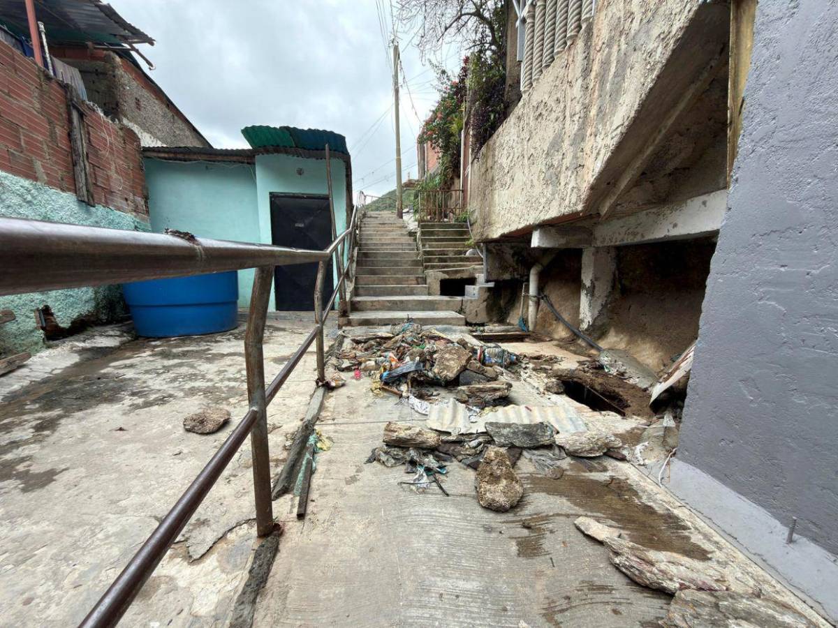 FOTOS: Personas desaparecidas y viviendas afectadas por las lluvias en Caracas, Venezuela