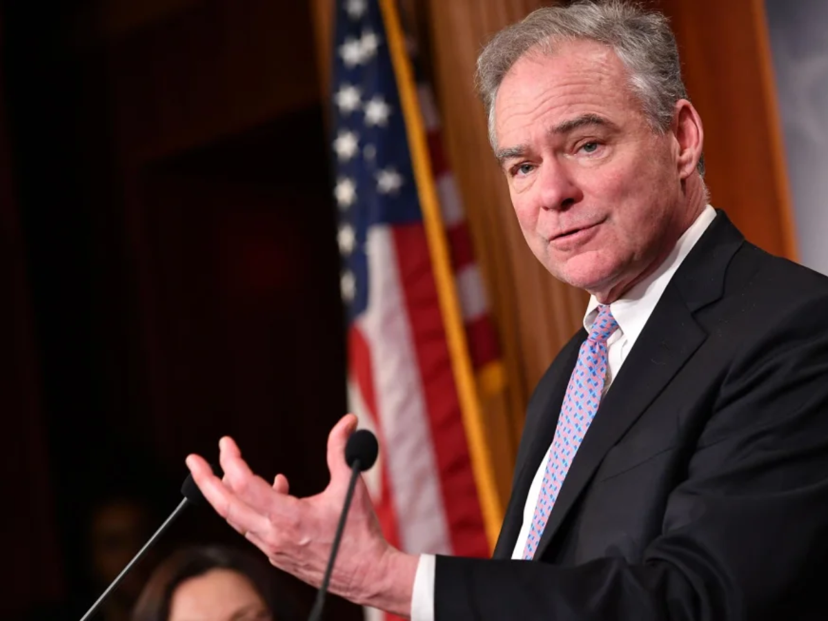 Senadores de EUA llegan al país en medio de crisis política