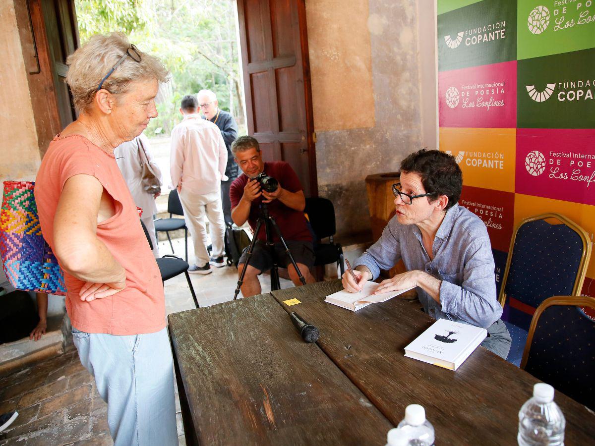 Leonel Alvarado: “La poesía me demuestra que yo nunca me fui”
