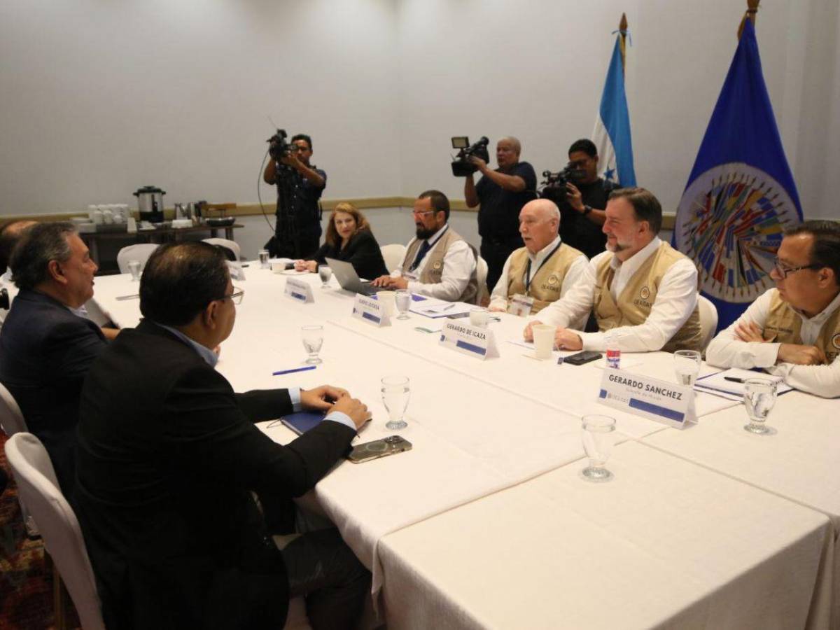 Misión de la OEA arriba a Honduras en medio de crisis electoral