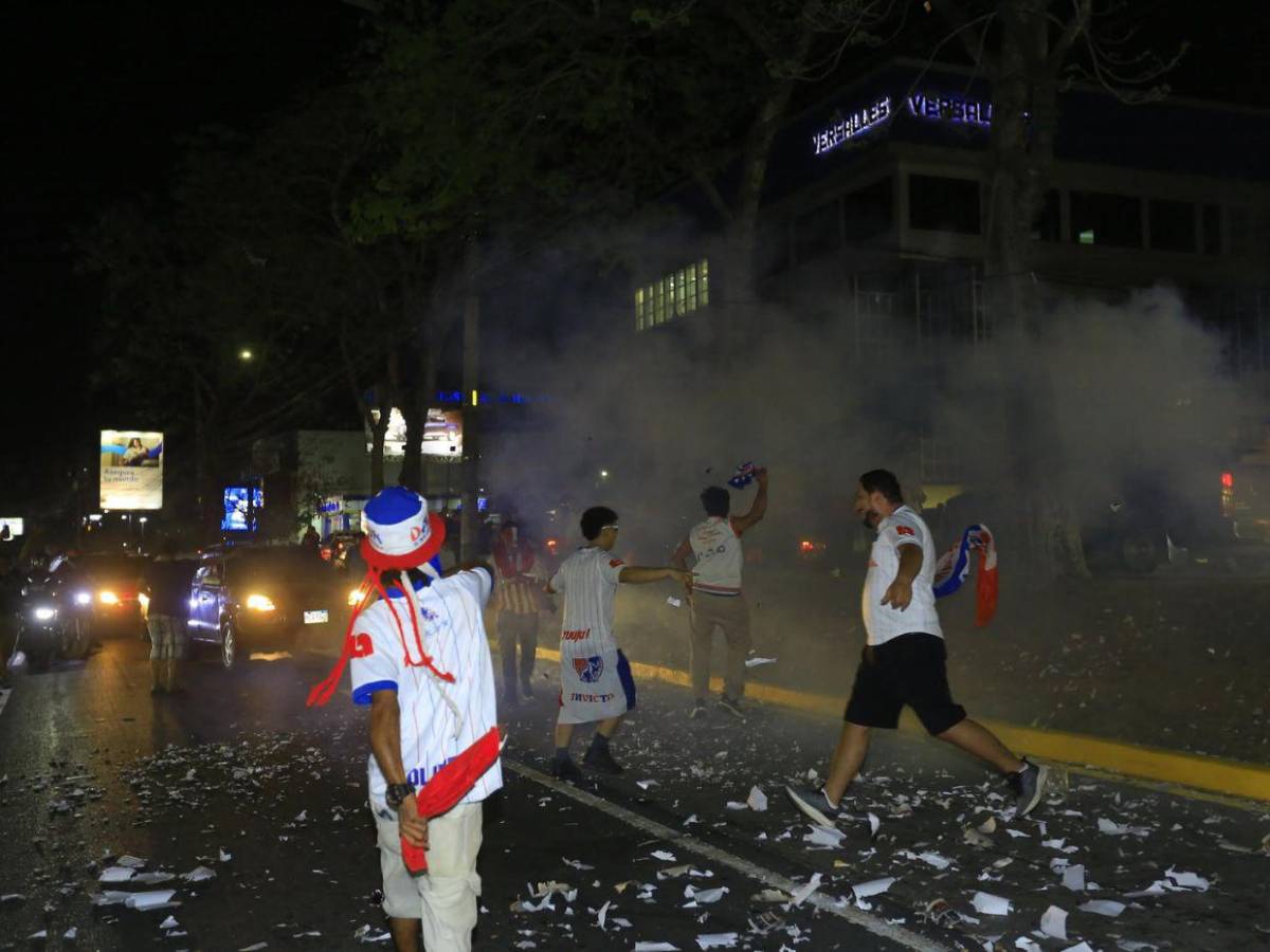 ¡Algarabía! Olimpistas celebran en las calles de San Pedro Sula la copa 39