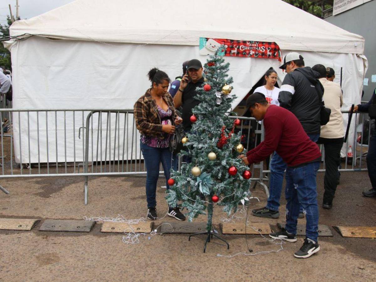 Colectivos de Libre mantienen presencia frente a Infop pese a desalojo de la Policía Nacional