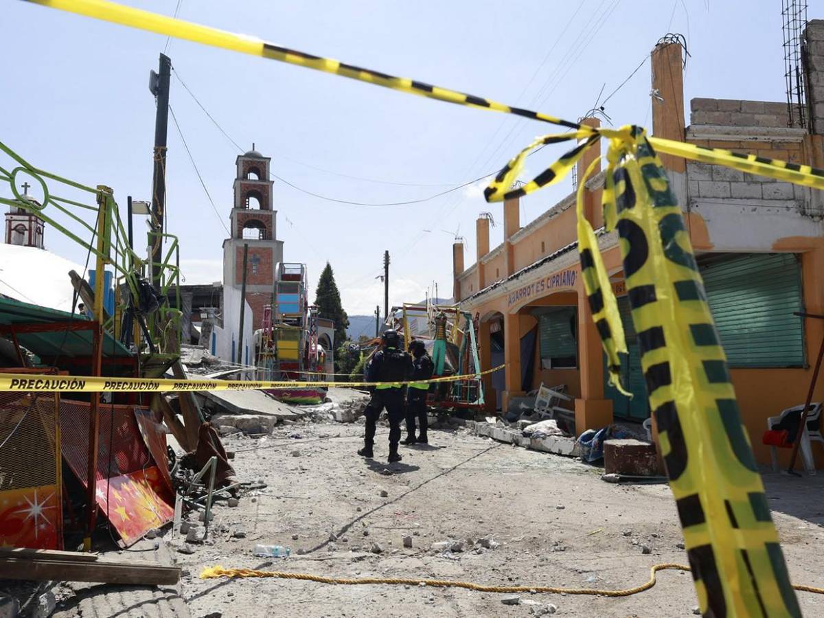 El atrio colapsó sobre las víctimas: explosión de pirotecnia deja 10 muertos en México