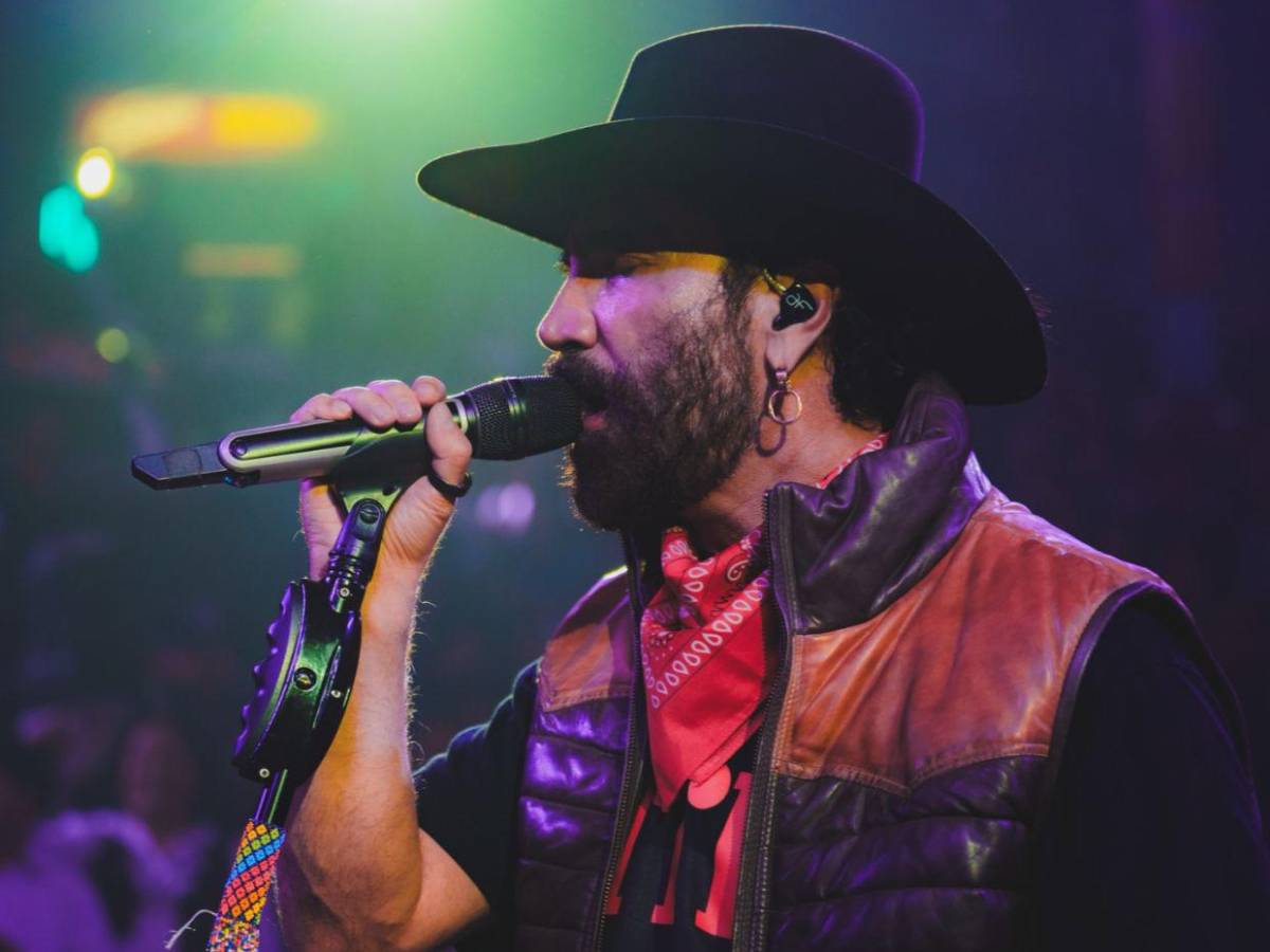 Arquitectura, pánico escénico y Hollywood: 5 datos que no sabías de Alejandro Fernández