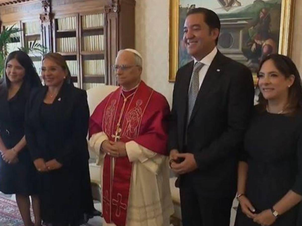 ¿Qué familiares de la presidenta Xiomara Castro viajaron al Vaticano a reunión con el papa?