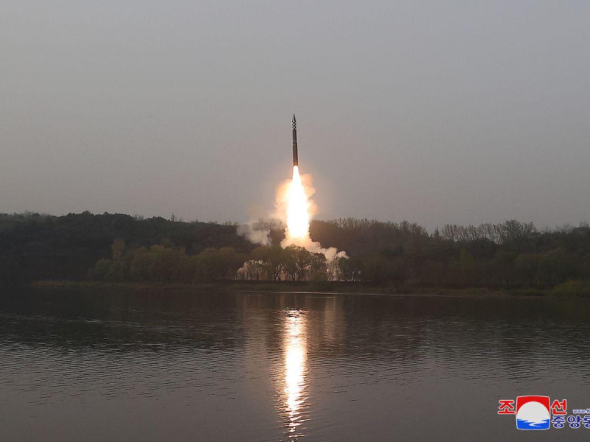 Corea del Norte envió un “lanzador espacial”, dice Corea del Sur