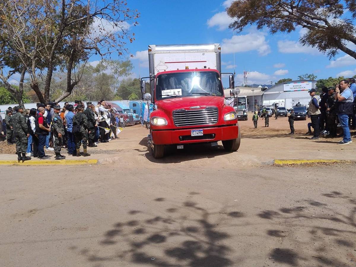 Inicia traslado de primeras maletas electorales al interior del país