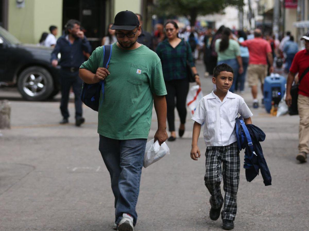 19 de marzo: Padres hondureños festejan su día con un homenaje silencioso