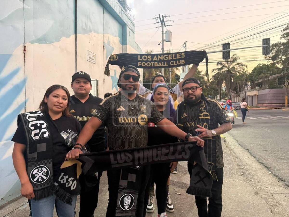 Aficionados de LAFC presentes en SPS para duelo de Champions Cup