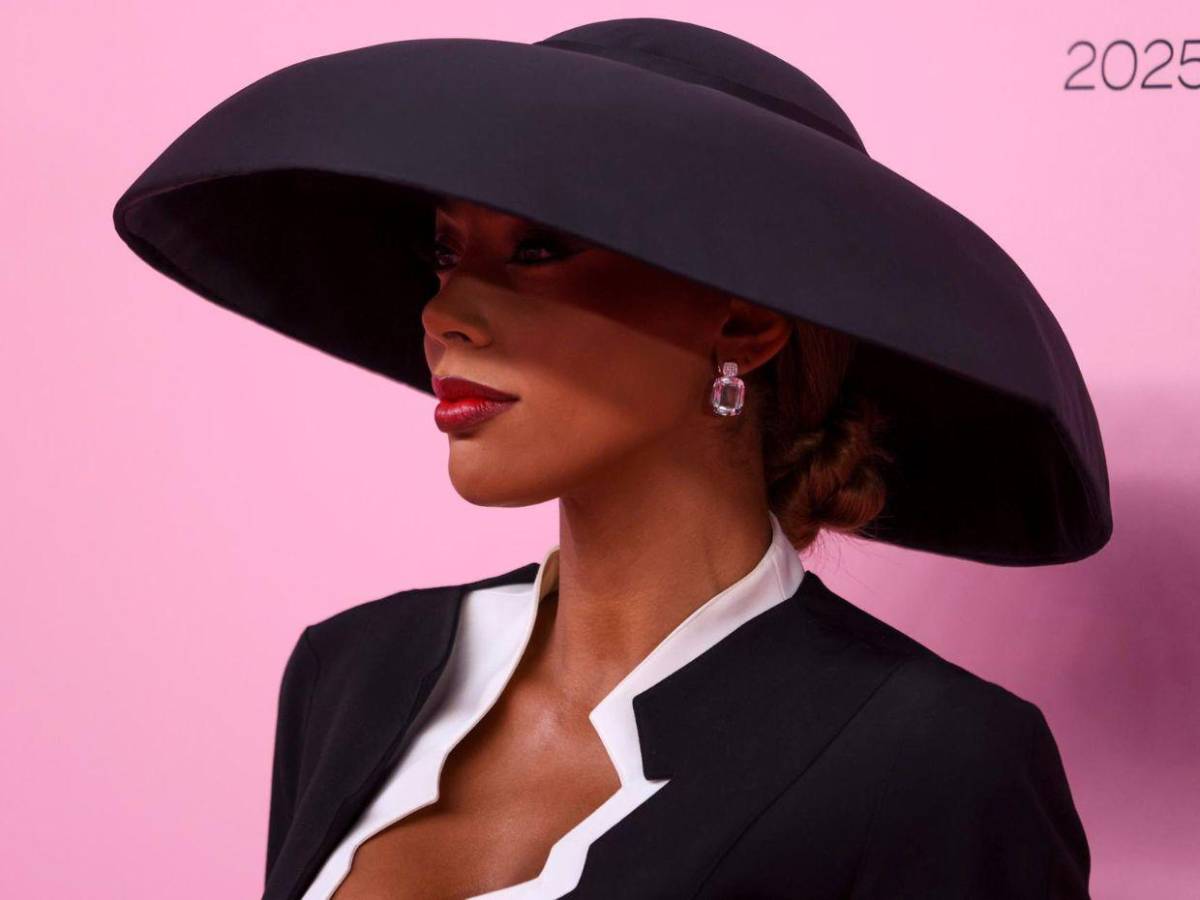 Los atuendos más atrevidos de la alfombra rosa del Victoria's Secret Fashion Show 2025