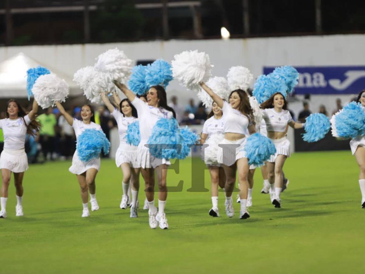 Hermosas y coordinadas:  así lucieron las pomponeras de la Selección de Tiktokers de Honduras