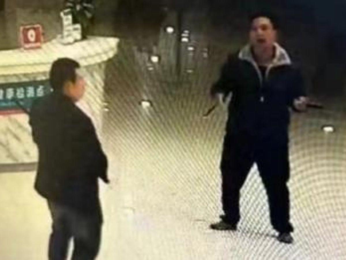 Hombre mata a dos personas y hiere a otras 21 en un hospital en China